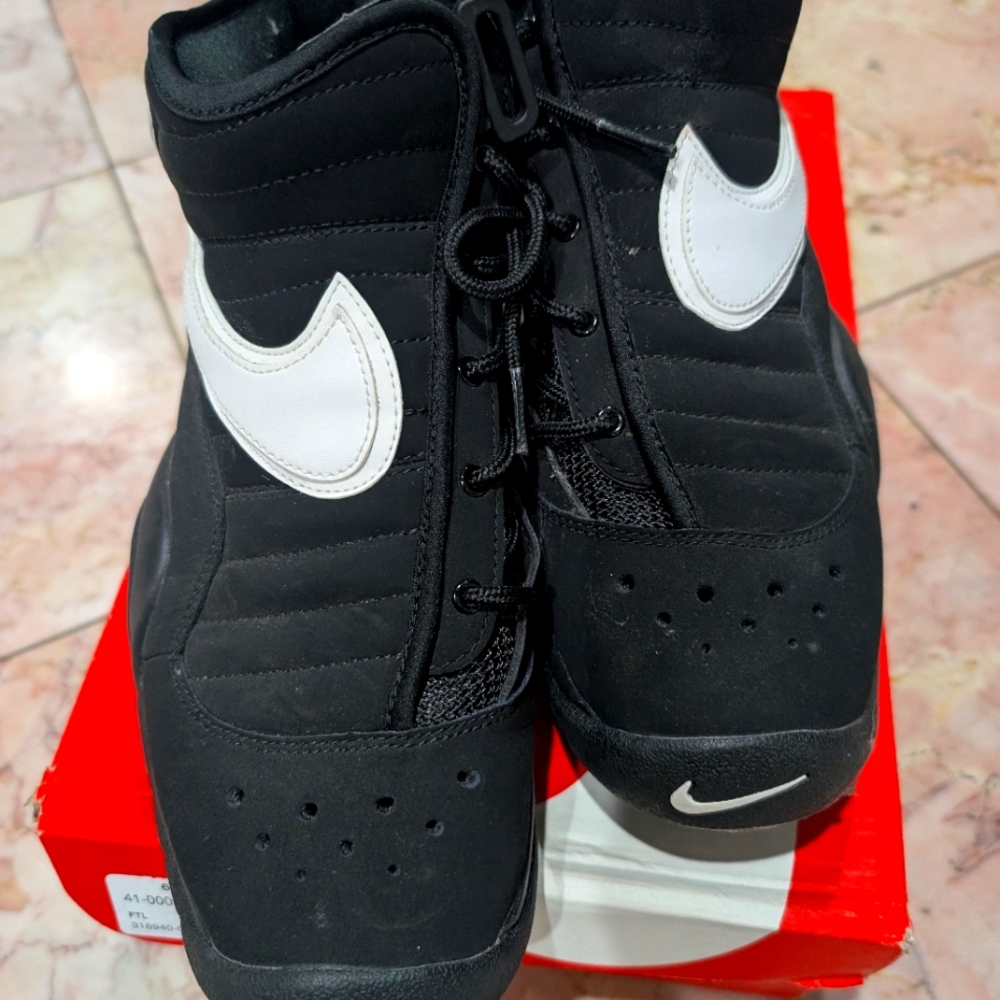 Nike Men's Black High-Top Sneakers